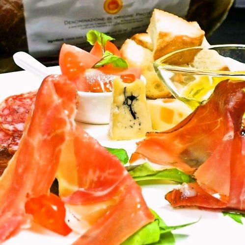 2時間飲み放題付き!【スタンダードコース】豪華ウェディングケーキ・料理10品5000円(税込)