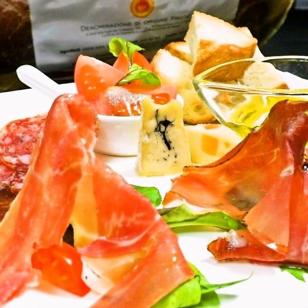 2時間飲み放題付き!【スタンダードコース】豪華ウェディングケーキ・料理10品5000円(税込)