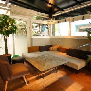 ウッド調の雰囲気もあり、癒しを演出します。