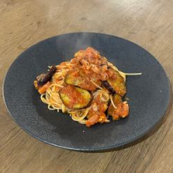 ベーコンと茄子のトマトソース