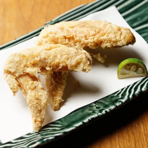 Fried chicken wings with salt of Awao chicken (1)