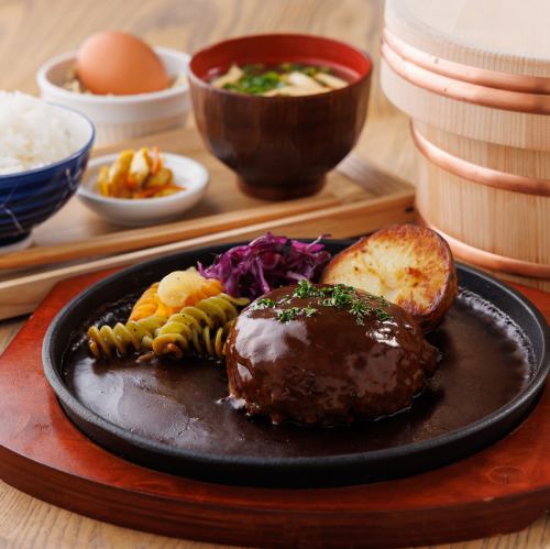 【デミグラスハンバーグ】デミグラスハンバーグ定食　［ハンバーグ 180g］