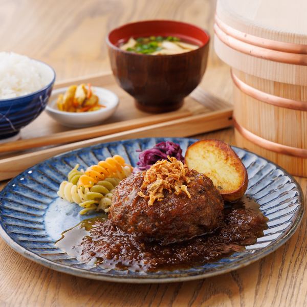 トリコの究極ハンバーグ定食 　［ハンバーグ 180g］