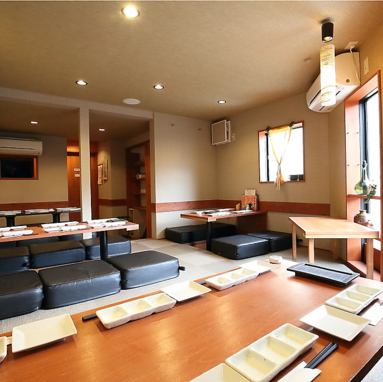 木のぬくもり感じる空間でデートや女子会にもピッタリ◎