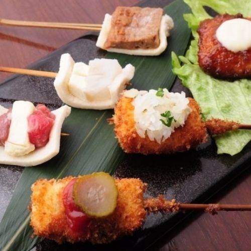 【名物！】まるでハンバーガーを食べている感覚に！？TVでも紹介された[バーガー串]◆１本220円(税込)