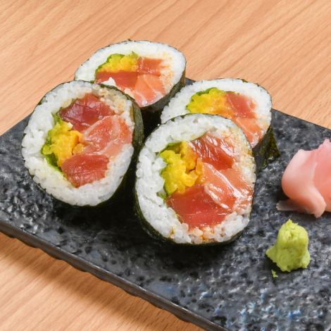 [Our recommended item!] The most popular specialty trotaku roll 1,375 yen