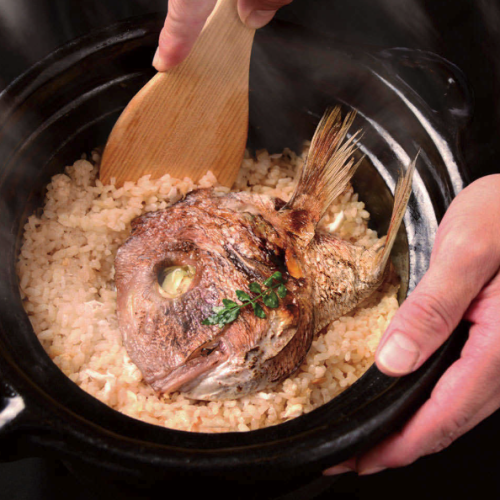 Sea bream rice cooked in Shigaraki pot