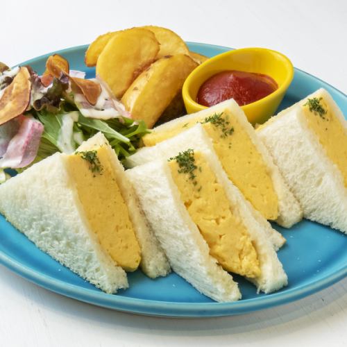 Dashi-maki egg sandwich plate