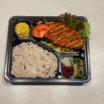 【ポークカツ弁当】