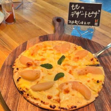 【桃のデザートピザご