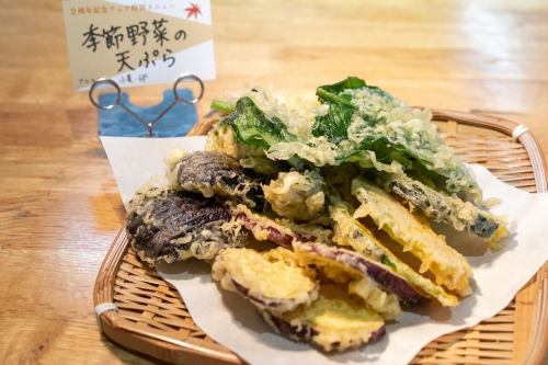 [2nd Anniversary Fair has ended]

Good evening!
It's a veggie-full kitchen ☺️

🍂🍁🍄‍🟫🌰🌾🌼🍎🍐🍇🍠🌾🍁🍂
✨2nd Anniversary Toyooka Village Autumn Taste Fair✨
🍂🍁🍄‍🟫🌰🌾🌼🍎🍐🍇🍠🌾🍁🍂

We had many customers visit us for three days.
Thank you very much.

A fair with plenty of special menu items
Did you enjoy it?

When you leave, you'll say, "It was delicious! I'm full!"
I was very happy to see so many smiling customers.
Satisfying both your stomach and your heart
It was a fair worthy of the 2nd anniversary.
I think so✨

Providing delicious food to customers at the fair
I want you to eat a lot
To all the producers who cooperated,
Thank you so much!

Thank you for your continued patronage,
Neighboring cities and towns, of course
They come to our store from far away
The more customers we have,
It will attract the attention of many people
It has grown into a restaurant.

This will continue to be our concept in the future.
"The importance and value of agriculture,
"I want to convey this to my customers through food."
To be able to reach more people
We will continue to work even harder.

We hope for your continued patronage.
Thank you for your cooperation.

📸photo by
@metabolikuma1

The 18th wall art is
To coincide with the 2nd anniversary
To @yoshizawasayaka
It was produced.
thank you!
Please come and see the real thing!

✼••┈┈••✼••┈┈••✼••┈┈••✼••┈┈••✼
Vegeful Kitchen is
Fresh vegetables and fruits from Toyooka Village
A generous buffet-style meal
Vegetable Garden Buffet Restaurant
﹍ ﹍ ﹍ ﹍ ﹍ ﹍ ﹍ ﹍ ﹍
VEGE-FULL KITCHEN
﹉ ﹉ ﹉ ﹉ ﹉ ﹉ ﹉ ﹉ ﹉
We are the only store in Minami Shinshu certified by the Japan Vegetable Sommelier Association.

@Roadside Station Minami Shinshu Toyooka Marche
Nagano Prefecture, Shimoina District, Toyooka Village, Kamiina 12410
☎️0265-48-8063
🍅🍆🫛🥦🥬🥒🌶️🫑🌽🥕🧄🧅🥔🫜
#Vegetablefulkitchen
#vegefullkitchen
#VegetableGardenBuffet
#Buffet #Restaurant
#Lots of vegetables #Vegetable buffet
#Toyooka Travel Time #Toyooka Marche
#Minami Shinshu Toyooka Marche
#Roadside station #Roadside station restaurant
#Toyooka Village #Iida City #Shimoina
#Japan Vegetable Sommelier Association Certified Restaurant
#2ndAnniversary #ThankYou #AutumnFoodFair