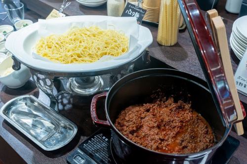 【二週年慶活動圓滿結束】

晚安!
這是一個充滿蔬菜的廚房☺️

🍂🍁🍄‍🟫🌰🌾🌼🍎🍐🍇🍠🌾🍁🍂
✨豐岡村秋季美食節2週年✨
🍂🍁🍄‍🟫🌰🌾🌼🍎🍐🍇🍠🌾🍁🍂

三天內有很多客戶來拜訪我們。
非常感謝。

有很多特別菜單的博覽會
你喜歡嗎？

當你離開時，你會說：“真美味！我吃飽了！”
看到這麼多微笑的顧客，我感到非常高興。
滿足你的胃和你的心
這是一場值得慶祝兩週年的展覽。
我認為是這樣✨

為展會上的顧客提供美味佳餚
我要你多吃點
致所有合作的製作人：
太感謝了！

感謝您一直以來的支持，
當然是鄰近的城鎮
他們從很遠的地方來到我們店裡
我們的顧客越多，
它將吸引很多人的注意
它已經發展成為一家餐廳。

未來我們仍將秉持這項理念。
「農業的重要性和價值，
“我想透過食物向我的顧客傳達這一點。”
為了能夠接觸到更多的人
我們將繼續更加努力。

我們希望您能繼續惠顧。
謝謝您的合作。

📸照片由
@metabolikuma1

第 18 幅壁畫是
適逢兩週年
致@yoshizawasayaka
它被生產出來了。
謝謝你！
請大家來看看實體吧！

✼••┈••✼••┈┈••┈•✼••┈┈••✼••┈┈••✼••┈┈••✼
蔬菜齊全的廚房
豐岡村的新鮮蔬菜和水果
自助餐樣式豐富
菜園自助餐廳
﹍﹍﹍﹍﹍﹍﹍﹍﹍
蔬菜齊全的廚房
﹉﹉﹉﹉﹉﹉﹉﹉﹉
我們是南信州唯一獲得日本蔬菜侍酒師協會認證的商店。

@道之站南新州豐岡Marche
長野縣下伊那郡豐岡村上根12410
☎️0265-48-8063
🍅🍆🫛🥦🥬🥒🌶️🫑🌽🥕🧄🧅🥔🫜
#蔬菜廚房
#vegefullkitchen
#菜園自助餐
#自助餐#餐廳
#大量蔬菜 #蔬菜自助餐
#豐岡旅行時間#豐岡馬爾凱
#南信州豐岡Marche
#路邊站 #路邊站餐廳
#豐岡村#飯田市#下伊那
#日本蔬菜侍酒師協會認證餐廳
#2週年 #感謝 #秋季美食展