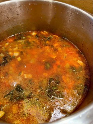 [Christmas Menu]

Good evening!
It's a veggie kitchen 🥗

There's only a few days left until 2025.
And finally next week is Christmas 🎄

The other day, held on 12/14 (Sun)
Toyoda Christmas Food Festival 2025
@toyooka_tabijikan
Many customers came to Roadside Station Toyooka Marche
Thank you for coming 🎅🎁
thank you!

Vegeful kitchen also available for events
For a limited time only until the 25th
Christmas menu available 💓

💚🍰🌟🎄🎁❄️☃️🎅🫎✨🎄❄️🧣❤️

[Vegetarian Kitchen 2025 Christmas Menu]
🐽Shinbi Pork Hamburg Steak with Demi-Glace Sauce
🥗Make your own Reese's salad
🍗Roast Chicken
🥙 Pita bread ~ Christmas colored salsa ❤️ and basil 💚 sauce ~
🍅Minestrone ~Tomato Soup~
🥣Cream stew
🐓Chicken rice
🍕Christmas Dessert Pizza
🧡Ichida Persimmon and Dried Fruit Pound Cake ~Stollen Style~
🍓Toyooka Village strawberry dessert
Such

💚🍰🌟🎄🎁❄️☃️🎅🫎✨🎄❄️🧣❤️

Other daily salad bar and
We also have a wide variety of dishes available 🍽️

In addition, the Vegeful Kitchen interior, the entrance area, and the herb garden are
Lots of Christmas trees, wreaths and decorations ✨💖
You can't eat after the evening
You can also enjoy the illuminations 🎄

Please come with your precious family, partner, or friends.
Have a wonderful time ♪🌃

We look forward to your visit!

✼••┈┈••✼••┈┈••✼••┈┈••✼••┈┈••✼
Vegeful Kitchen is
Fresh vegetables and fruits from Toyooka Village
A generous buffet-style meal
Vegetable Garden Buffet Restaurant
﹍ ﹍ ﹍ ﹍ ﹍ ﹍ ﹍ ﹍ ﹍
VEGE-FULL KITCHEN
﹉ ﹉ ﹉ ﹉ ﹉ ﹉ ﹉ ﹉ ﹉
We are the only store in Minami Shinshu certified by the Japan Vegetable Sommelier Association.

@Roadside Station Minami Shinshu Toyooka Marche
Nagano Prefecture, Shimoina District, Toyooka Village, Kamiina 12410
☎️0265-48-8063

#Vegetablefulkitchen
#vegefullkitchen
#VegetableGardenBuffet
#Buffet #Restaurant
#Lots of vegetables #Vegetable buffet
#Toyooka Travel Time #Toyooka Marche
#Minami Shinshu Toyooka Marche
#Roadside station #Roadside station restaurant
#Toyooka Village #Iida City #Shimoina
#Japan Vegetable Sommelier Association Certified Restaurant
#Christmas #Christmas menu #Limited time #Illuminations #Christmas tree