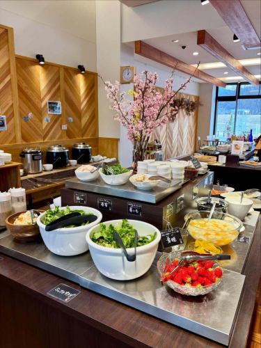 Congratulations on your graduation! 🌸
Yesterday, after the graduation ceremony for the third-year students of Toyooka Junior High School,
The venue was reserved exclusively for our guests 🌸
Thank you for choosing our restaurant on such a celebratory day.
I'm so glad you used our service! ☺️
The staff also put their heart and soul into celebrating,
We provided excellent hospitality!
Guests can enjoy chatting with friends while getting their food,
The time spent eating until we were full and savoring the afterglow,
I hope this has become a part of your memorable milestones 🌸
Thank you very much for visiting us!
The rest of my life
May it be filled with happiness ✨
🥗Vegetables (🧑🌾Producers)
Keio Cherry Blossoms (Mr. Suganuma from Toyooka Village, Mr. Ogura from Matsukawa Town)
*To protect personal information, some parts of the photos have been edited so that faces are not recognizable.
✼••┈┈••✼••┈┈••✼••┈┈••✼••┈┈••✼
Vegeful Kitchen is
Fresh vegetables and fruits from Toyooka Village
A generous buffet-style meal
Vegetable Garden Buffet Restaurant
﹍ ﹍ ﹍ ﹍ ﹍ ﹍ ﹍ ﹍ ﹍
VEGE-FULL KITCHEN
﹉ ﹉ ﹉ ﹉ ﹉ ﹉ ﹉ ﹉ ﹉
We are the only store in Minami Shinshu certified by the Japan Vegetable Sommelier Association.
@Roadside Station Minami Shinshu Toyooka Marche
Nagano Prefecture, Shimoina District, Toyooka Village, Kamiina 12410
☎️0265-48-8063
#Vegetablefulkitchen
#VegetableBuffet
#Toyooka Marche Roadside Station
#Toyooka Village
#Japan Vegetable Sommelier Association Certified Store