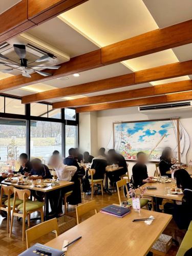 Congratulations on your graduation! 🌸
Yesterday, after the graduation ceremony for the third-year students of Toyooka Junior High School,
The venue was reserved exclusively for our guests 🌸
Thank you for choosing our restaurant on such a celebratory day.
I'm so glad you used our service! ☺️
The staff also put their heart and soul into celebrating,
We provided excellent hospitality!
Guests can enjoy chatting with friends while getting their food,
The time spent eating until we were full and savoring the afterglow,
I hope this has become a part of your memorable milestones 🌸
Thank you very much for visiting us!
The rest of my life
May it be filled with happiness ✨
🥗Vegetables (🧑🌾Producers)
Keio Cherry Blossoms (Mr. Suganuma from Toyooka Village, Mr. Ogura from Matsukawa Town)
*To protect personal information, some parts of the photos have been edited so that faces are not recognizable.
✼••┈┈••✼••┈┈••✼••┈┈••✼••┈┈••✼
Vegeful Kitchen is
Fresh vegetables and fruits from Toyooka Village
A generous buffet-style meal
Vegetable Garden Buffet Restaurant
﹍ ﹍ ﹍ ﹍ ﹍ ﹍ ﹍ ﹍ ﹍
VEGE-FULL KITCHEN
﹉ ﹉ ﹉ ﹉ ﹉ ﹉ ﹉ ﹉ ﹉
We are the only store in Minami Shinshu certified by the Japan Vegetable Sommelier Association.
@Roadside Station Minami Shinshu Toyooka Marche
Nagano Prefecture, Shimoina District, Toyooka Village, Kamiina 12410
☎️0265-48-8063
#Vegetablefulkitchen
#VegetableBuffet
#Toyooka Marche Roadside Station
#Toyooka Village
#Japan Vegetable Sommelier Association Certified Store