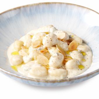 4 kinds of cheese cream gnocchi