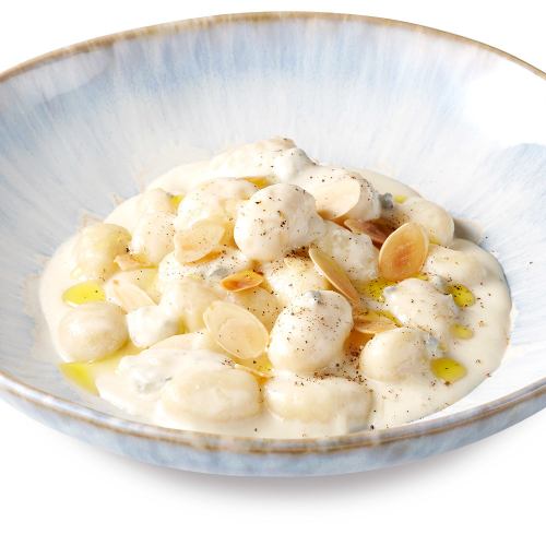 4 kinds of cheese cream gnocchi