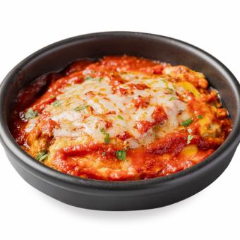Oven-baked pasta "lasagna" with cheese and meat sauce