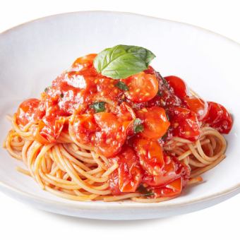 Spaghetti Pomodoro Fresco with Fresh Tomatoes