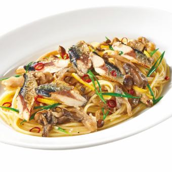 秋刀魚とキノコのペペロンチーノ