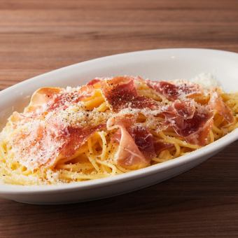 生ハムのカルボナーラ　スパゲッティ