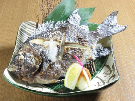 Grilled seasonal fish with salt