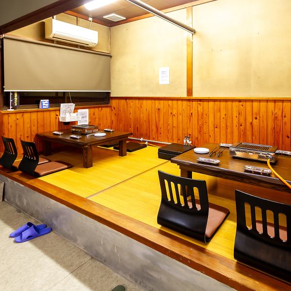 友人同士の集まりやご家族での夕食には、足を伸ばして寛げる座敷の席がおすすめです◎ハラミやジョウミノ、テッチャンといったこだわりの部位を囲んで賑やかに過ごせます♪新鮮な国産肉や希少な部位を焼き上げれば自然と会話も弾みます◎心地よい接客とおしゃれな空間で、贅沢な焼肉時間をリーズナブルにご提供いたします♪