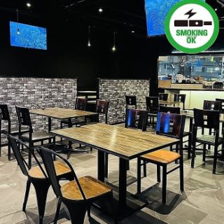 您还可以在餐厅时尚的氛围中举办私人派对。在这个宽敞的空间里，您不仅可以享用美食，还能在轻松的氛围中与亲朋好友共度美好时光！如果您想预订整个餐厅，请随时联系我们咨询餐桌安排等事宜。