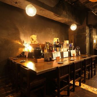 テーブルカウンター席、カップルにピッタリ！