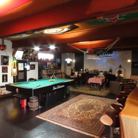 海外チックの雰囲気のある店内となっています！ビリヤード台などもご用意しており遊び心のある空間でボリューム満点のラテン料理とお酒を心行くまでお召し上がりください！また飲み放題もご用意しているので宴会や飲み会でご利用ください！