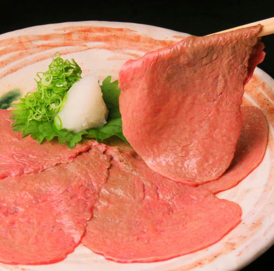 可以品嚐到時令海鮮和精緻日本料理的隱蔽日式餐廳。我們還吹噓阿波牛肉涮涮鍋等肉類！