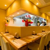 <p>At the counter where you can see your heart and face, it is recommended not only for one person, but also for special nights with your loved ones.While enjoying the warmth and aroma of the tree, please enjoy local sake from all over Japan with our proud seafood.</p>