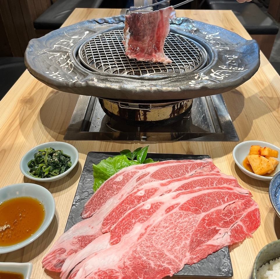 Only available on Wednesdays and Thursdays ≪Limited quantity at a great value≫ Large-sized grilled Wagyu beef shabu set meal