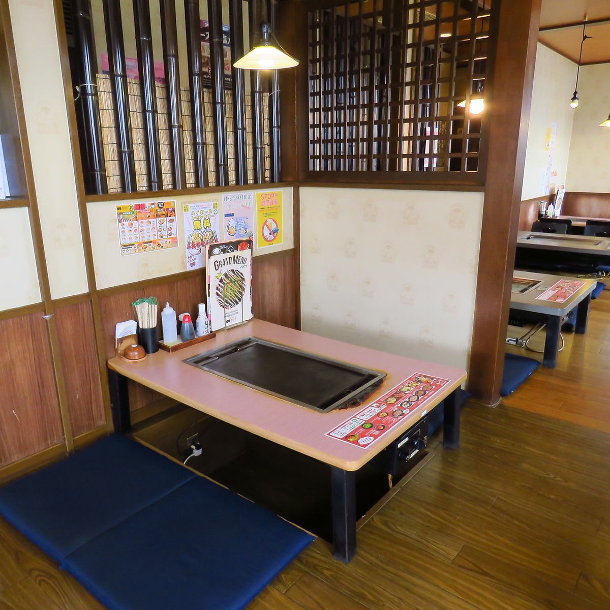 プライベートな空間が味わえる半個室席！