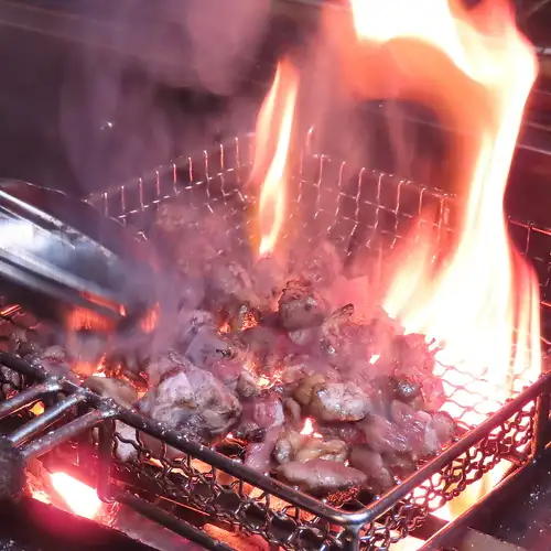 【地鶏の炭火焼】