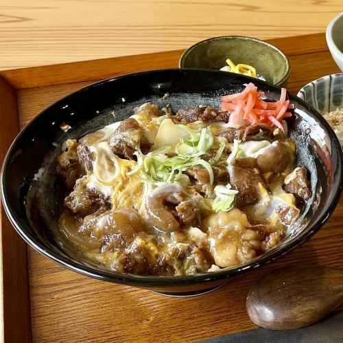 [Single item] Wagyu beef tendon and toro egg rice bowl