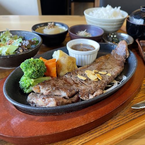 Japanese Black Beef Sirloin Grilled Steak Set [200g]