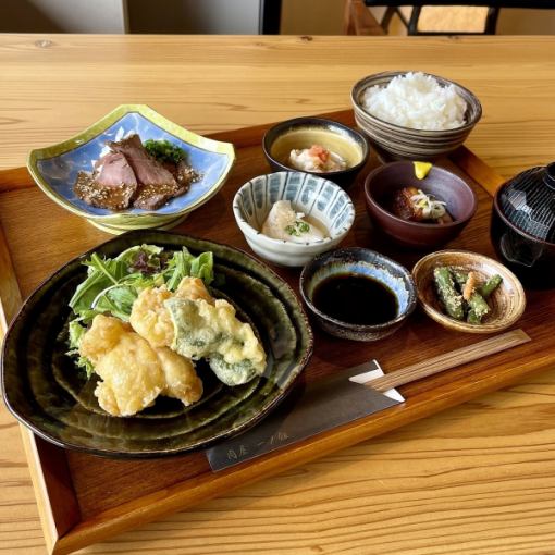 [For celebrations, memorial services, etc.] Colorful meat and vegetable Japanese-style set meal course, 9 dishes, 1,980 yen (reservations required by 11:00 on the day)