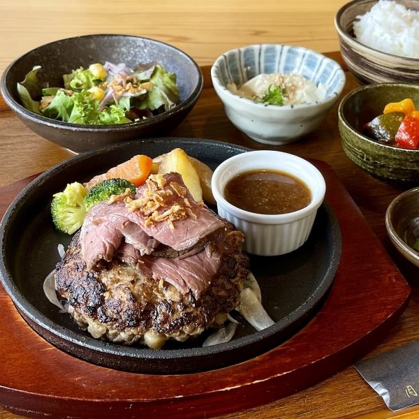 烤牛肉和阿拉比奇汉堡套餐