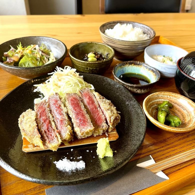 和牛リブロースのレアかつ膳　通常2,630円→特価2,480円