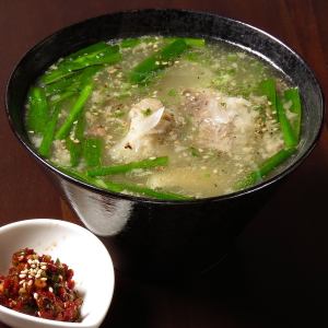 コムタンスープ (塩ベース和牛テール使用)