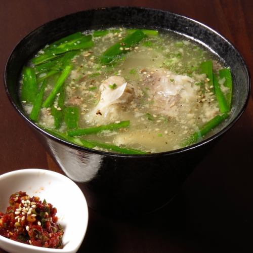 コムタンスープ (塩ベース和牛テール使用)