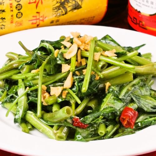 空芯菜のニンニク強火仕立て