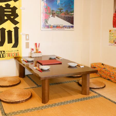 The tatami room can be used by up to 2 people! You can have a relaxing private time after work, etc. ♪ Also, the table above the tatami room can be connected to accommodate up to 10 people, so it can be used for everything from private use to banquets!!