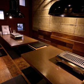 4名席×２つございます。