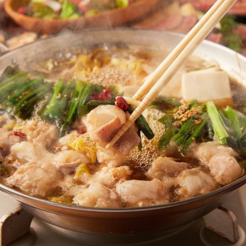 [Most popular motsu nabe!] The all-you-can-eat and drink premium plan including Hakata authentic motsu nabe and mentaijyu is very popular♪