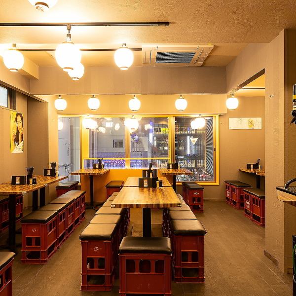 Table seats with an open feel♪ It's lively and popular for banquets and dinners with friends◎Enjoy our all-you-can-eat menu to your heart's content.Please use it for girls' night out, banquets, etc.