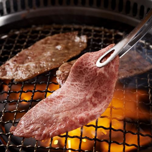 ゆったりできる個室で楽しむ厳選黒毛和牛焼肉