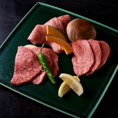 まずは自慢の「ロイヤルの赤身肉」を楽しんでください。