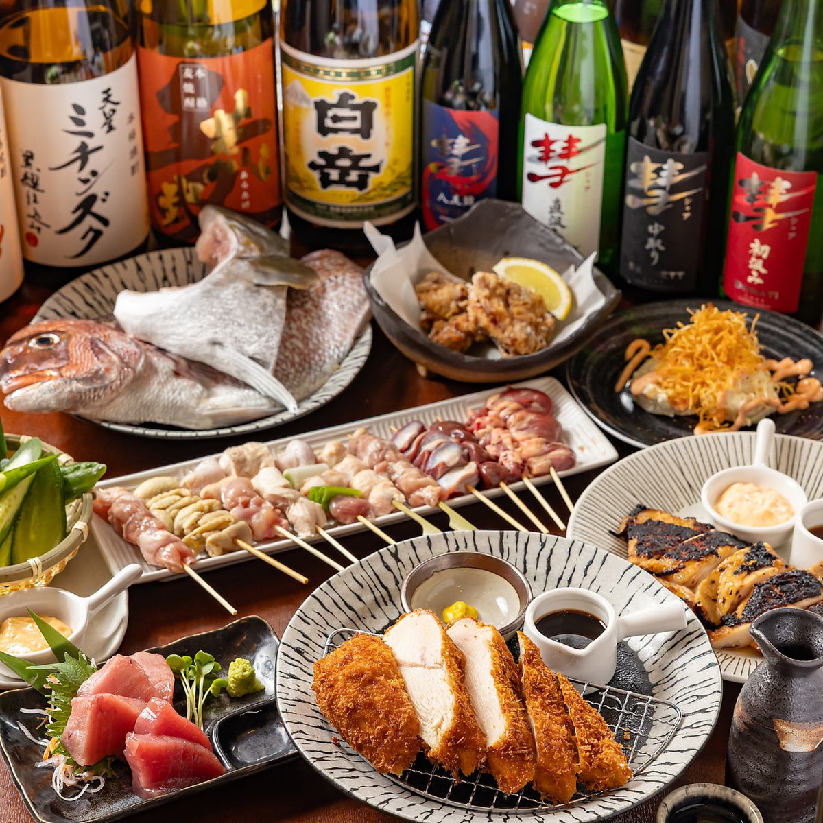 毎朝仕入れの炭火焼鳥とお造り。丹後産コシヒカリと九州産卵黄卵の定食も